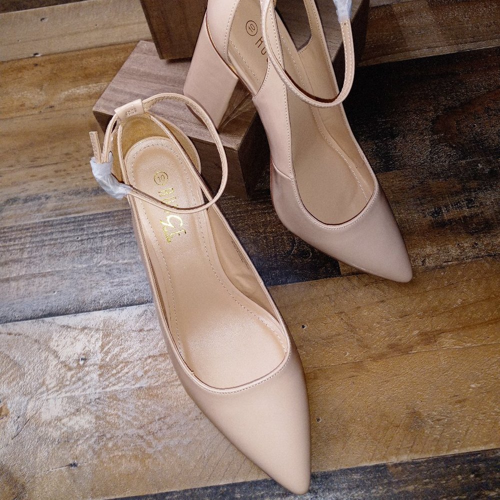 High Heels - Picture 6 of 12